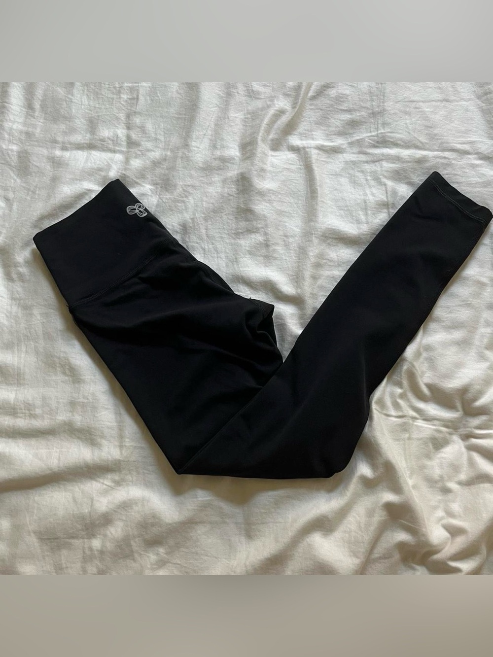 Aritzia TnAction TNABUTTER leggings